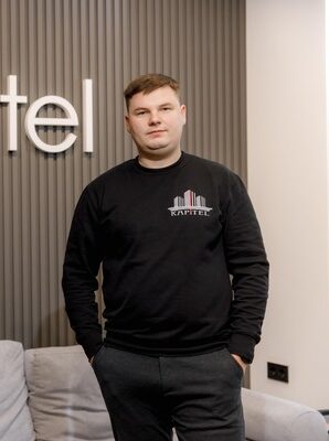 Андрій Мельник